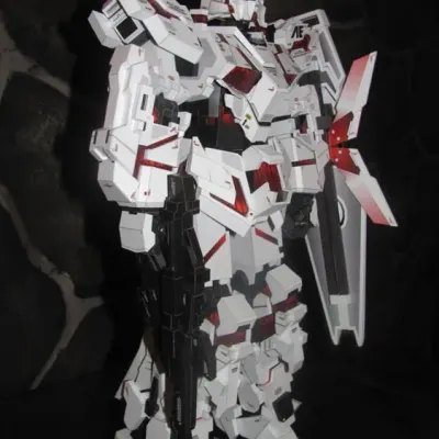 Unicorn Gundam RX-0