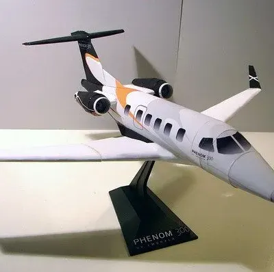 Бумажная модель Самолет Embraer Phenom 300