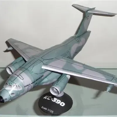 Бумажная модель Самолет Embraer KC-390
