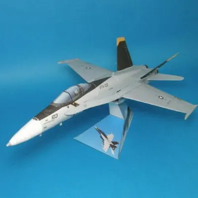 Бумажная модель Истребитель McDonnell Douglas F/A-18F Веселые Роджеры