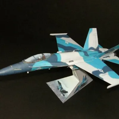 Бумажная модель Истребитель McDonnell Douglas F/A-18C NSAWC