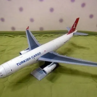 Бумажная модель Авиалайнер Airbus A330 Turkish Airlines