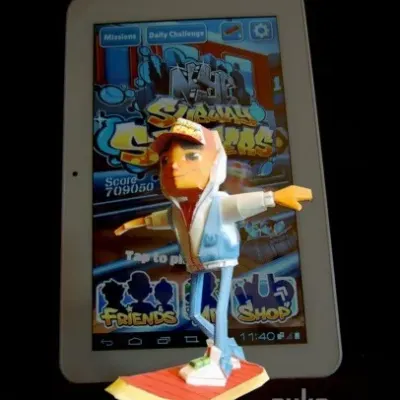 Бумажная модель Джейк (Subway Surfers)