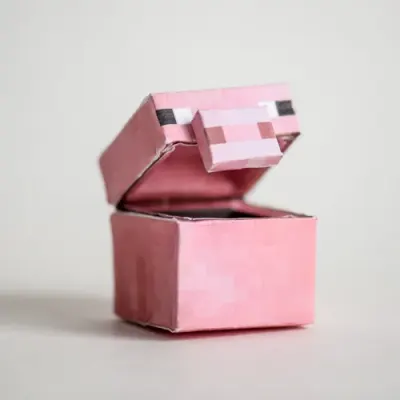 Открытие сундука со свиньей